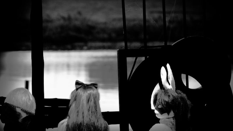 中秋の名月を見ようとした水のほとり