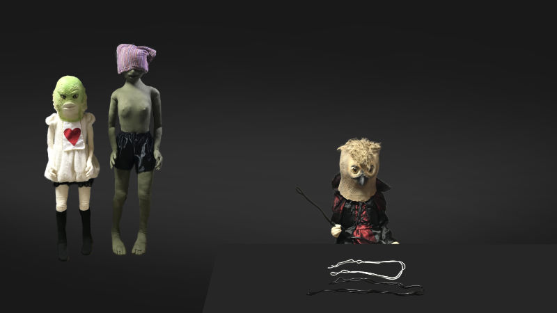 画像４：５号と３０号との身長差の比較、自遊自在のワイヤーを見ている４号